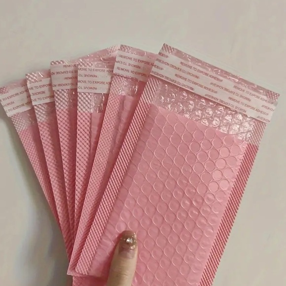 20 Pink Bubble Mailers Small - Picture 1 of 2